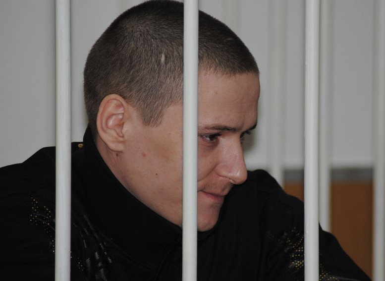 Евгений Лаптев получил 10 лет тюрьмы за изнасилование несовершеннолетней